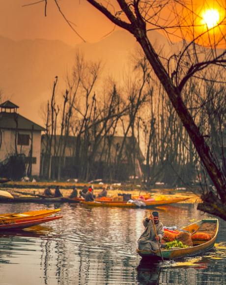 Kashmir Magic Moments With Gulmarg Excursion - Honeymoon Special