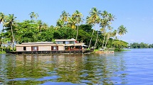 Riding the backwaters in Alappuzha  