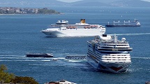Take a cruise on the Bosphorus 